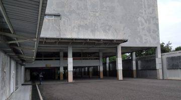 Gambar 4 Gedung Mall Siap Pakai Lokasi Pusat Kota Cirebon