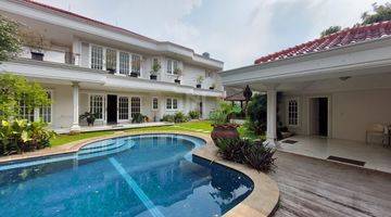 kolam renang rumah cantik dan siap huni