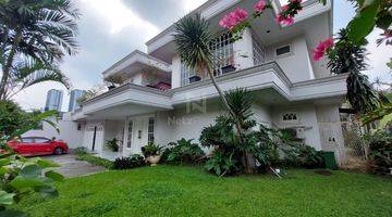 tampak depan rumah cantik dan siap huni