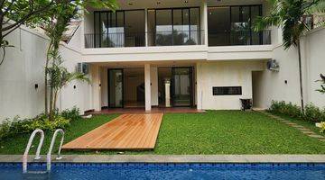 tampak depan dijual rumah baru di kemang,