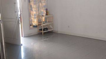 Gambar 3 Disewakan Rumah 2 Lantai, Semi Furnished, Strategis