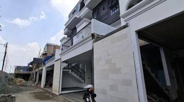 Gambar 2 Rumah Towhouse Mewah Di Pejaten Barat,jakarta Selatan