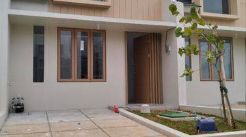 tampak depan rumah siap huni dekat dengan