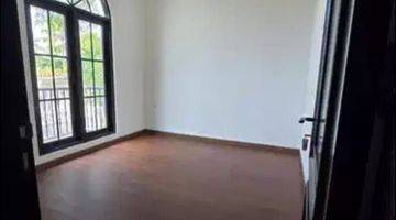 Gambar 5 Dijual Rumah Posisi Hook Gaya Eropa,  Bangunan Mandiri Di Bsd City. 
