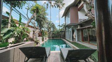 Gambar 1 Villa seminyak badung
