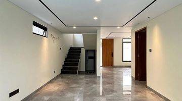 Gambar 3 Rumah Town House Kemang Ada Kolam Renang Harga Menarik