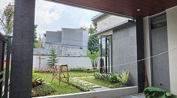 Gambar 4 Rumah 2 Lantai Modern di Kencana Loka BSD, Tangerang