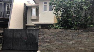 Gambar 1 Rumah 2 Lantai Hak Guna Bangun di Villa Bukit Indah, Surabaya