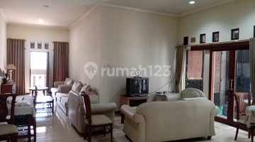 ruang keluarga rumah induk dan kos-kosan hitung