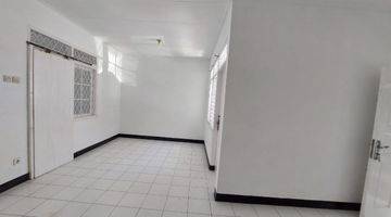ruang tamu sewa rumah siap huni di
