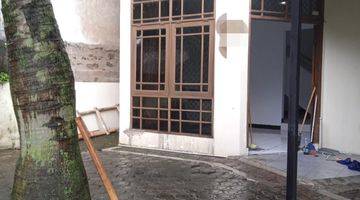 foto lainnya rumah 2 lantai di jalan