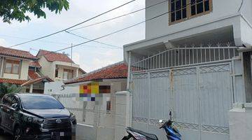 tampak depan rumah 1,5 lantai di margahayu