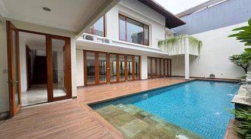 Gambar 1 Modern House In Cilandak