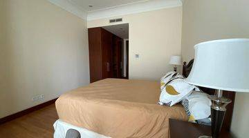 Gambar 5 Pakubuwono Residence 3 Kamar For Sale, Beautiful Pool And Garden View