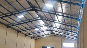 garasi/carport gudang cantik berlokasi sangat strategis