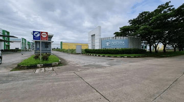 tampak depan gudang siap pakai kawasan pergudangan