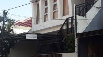 Gambar 2 Turun harga dijual Rumah 3 Lantai Pejompongan