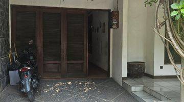 Gambar 1 Dijual Rumah 2 Lantai SHM Hadap Utara