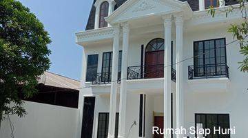 Gambar 2 Rumah Sertifikat Desain Mewah American Classic Di Sentul City