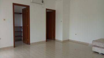 Gambar 5 Luxury house in Pejaten suitable for office