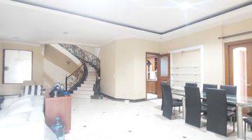 Gambar 1 Luxury house at Pejaten area good for residential and office