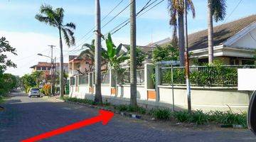 Gambar 3  Rumah Hook Jl. Dukuh Kupang Barat Surabaya 