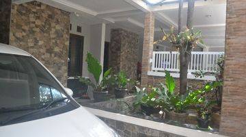 tampak depan rumah luxury 2lantai di cluster