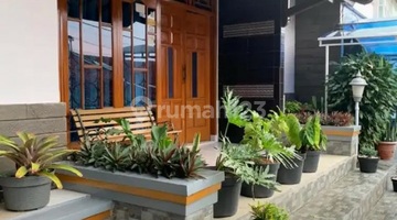 tampak depan rumah siap huni halaman luas