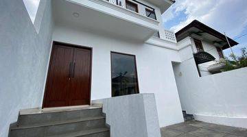 tampak depan rumah cinere. baru bangun. shm.