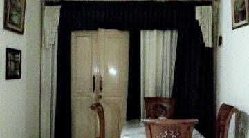 ruang makan rumah 2 lantai sudah renovasi