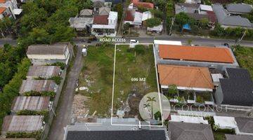 Gambar 2 696 Sqm Land,