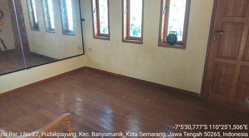 Gambar 1 Rumah 2 lantai bagus di Perum payung mas SHM