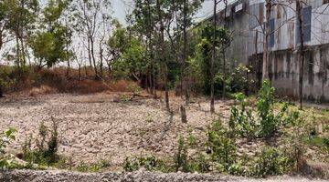 Gambar 1 Tanah kosong untuk industri/zona merah, tanpa uruk akses container di jalan Ring Road - Solo