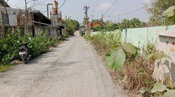 Gambar 2 Tanah kosong untuk industri/zona merah, tanpa uruk akses container di jalan Ring Road - Solo