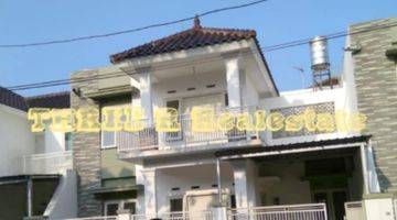 tampak depan rumah kost bagus 2 lantai