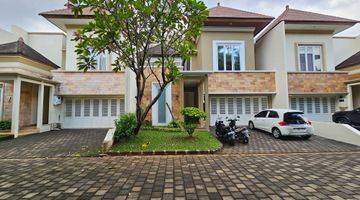 Gambar 1 Rumah Cantik Dalam Komplek Townhouse Keamanan 24 Jam