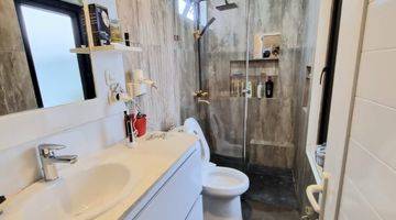 kamar mandi rumah di sektor 9 bintaro