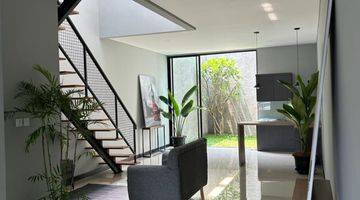 ruang tamu rumah baru minimalis modern di