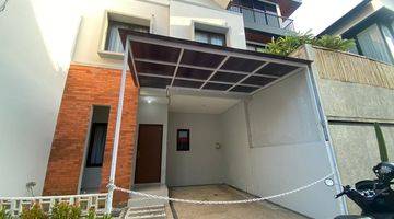 Gambar 1 Rumah Dikontrakan 2 Lantai Baru Full Furnished Taman Griya Jimbaran