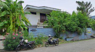 Gambar 1 Rumah tua hitung tanah saja di Green Garden