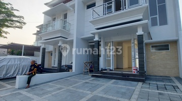 tampak depan rumah mewah minimalis modern dalam