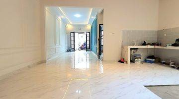 Gambar 3 DIJUAL RUMAH MEWAH DESAIN CLASSIC DALAM CLUSTER DEKAT TOL 