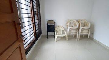 ruang tamu  rumah semi furnished sudah renovasi