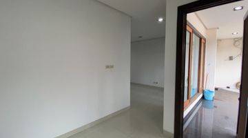 ruang tamu  rumah semi furnished sudah renovasi