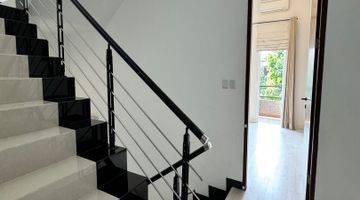 Gambar 4 Rumah  Dijual Di Alam Sutera Cluster Onyx  Semi Furnished Shm - Sertifikat Hak Milik 3 Lantai