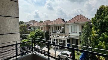 Gambar 5 Rumah  Dijual Di Alam Sutera Cluster Onyx  Semi Furnished Shm - Sertifikat Hak Milik 3 Lantai