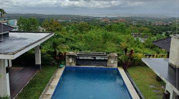 Gambar 2 Villa Pemandangan Laut di Atas Bukit Jimbaran