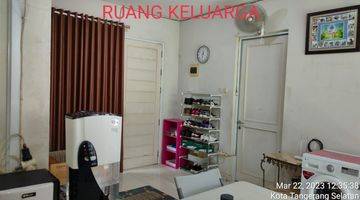 ruang keluarga rumah di pavilion bsd 2