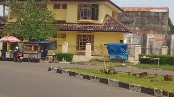 tampak depan rumah di camar sektor 3