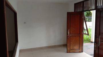 ruang tamu rumah di jl bintaro utara